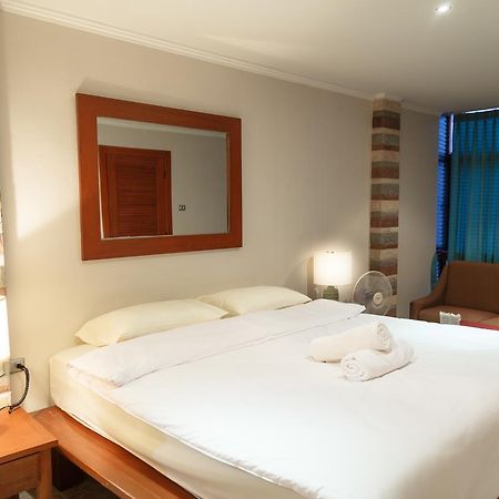 Avenue Beach Hotel Jomtien Beach Esterno foto