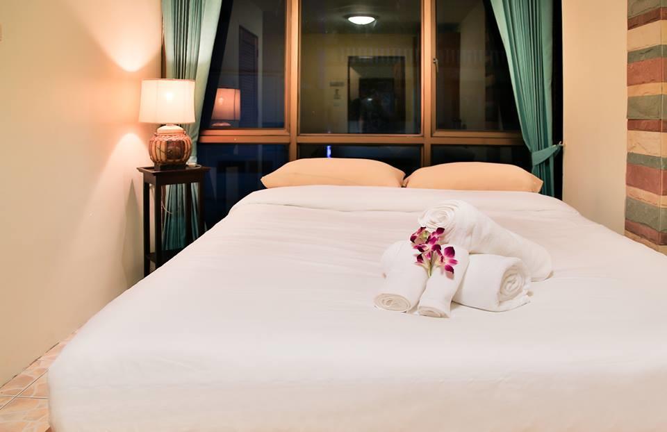 Avenue Beach Hotel Jomtien Beach Esterno foto