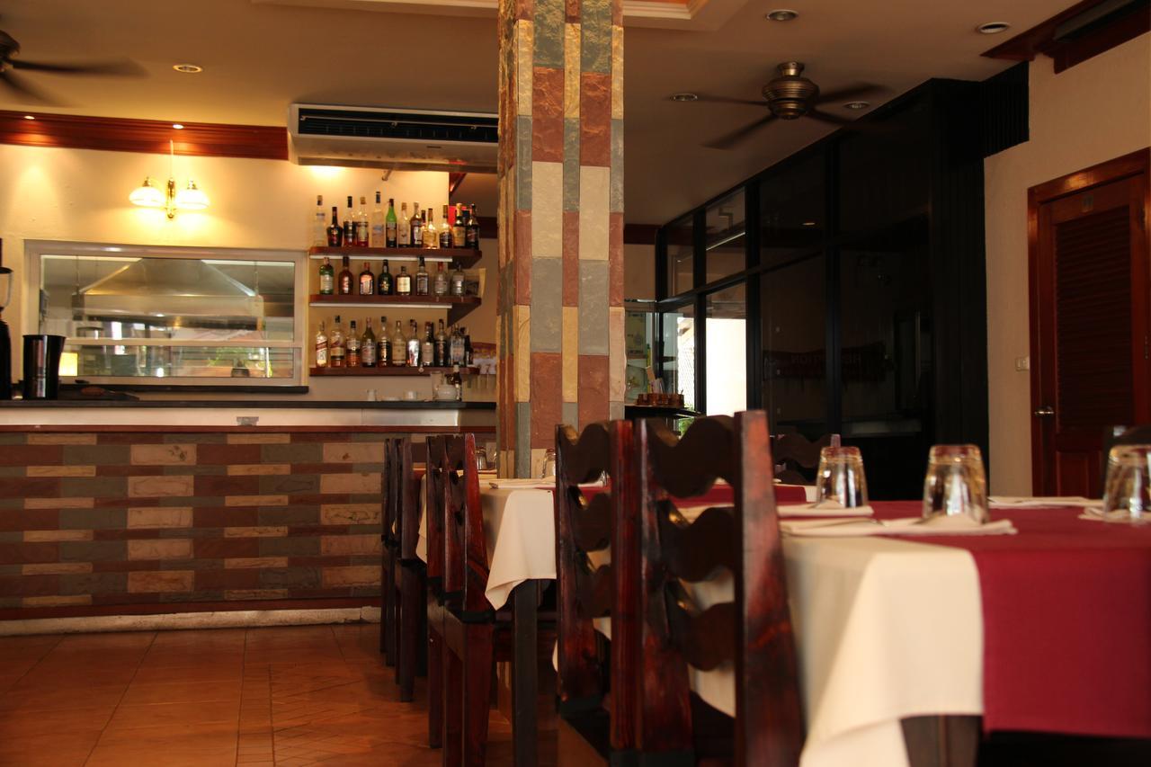 Avenue Beach Hotel Jomtien Beach Esterno foto