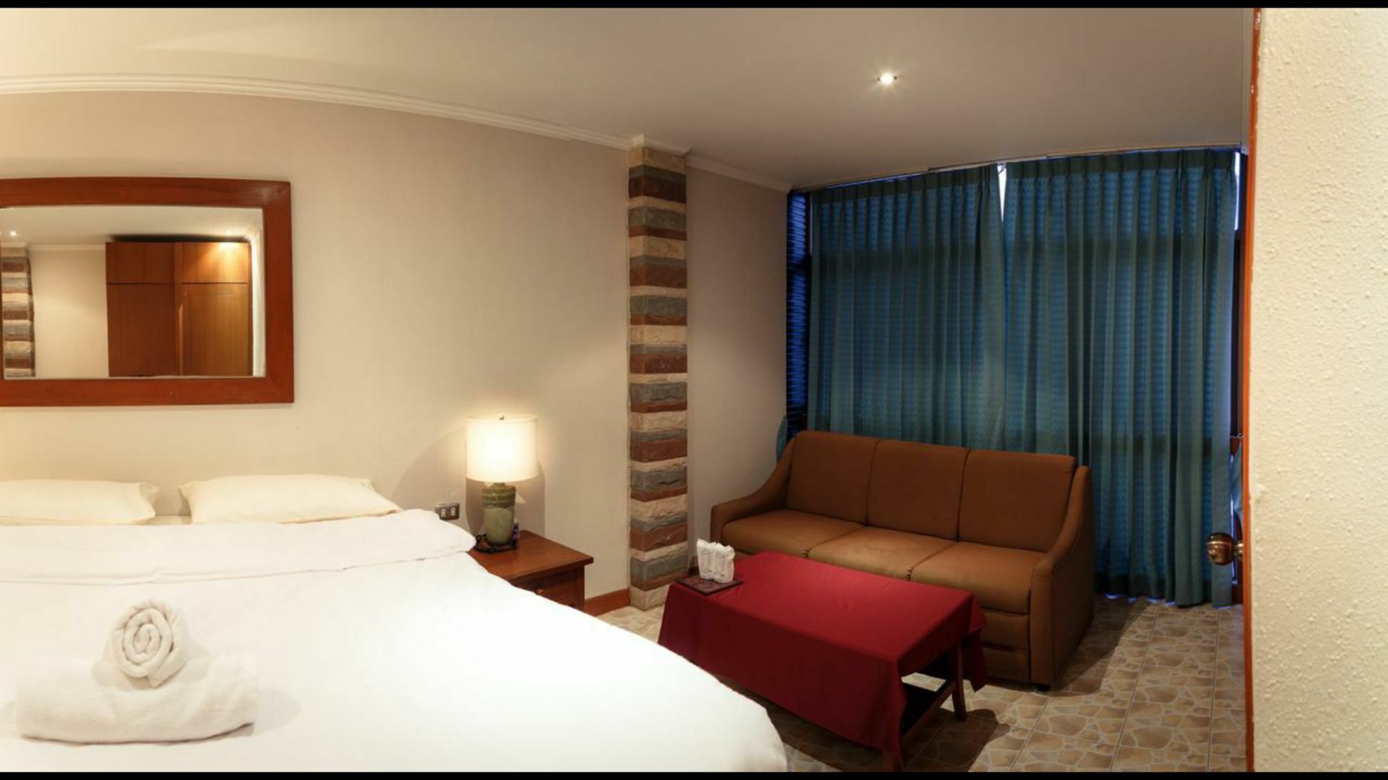 Avenue Beach Hotel Jomtien Beach Esterno foto