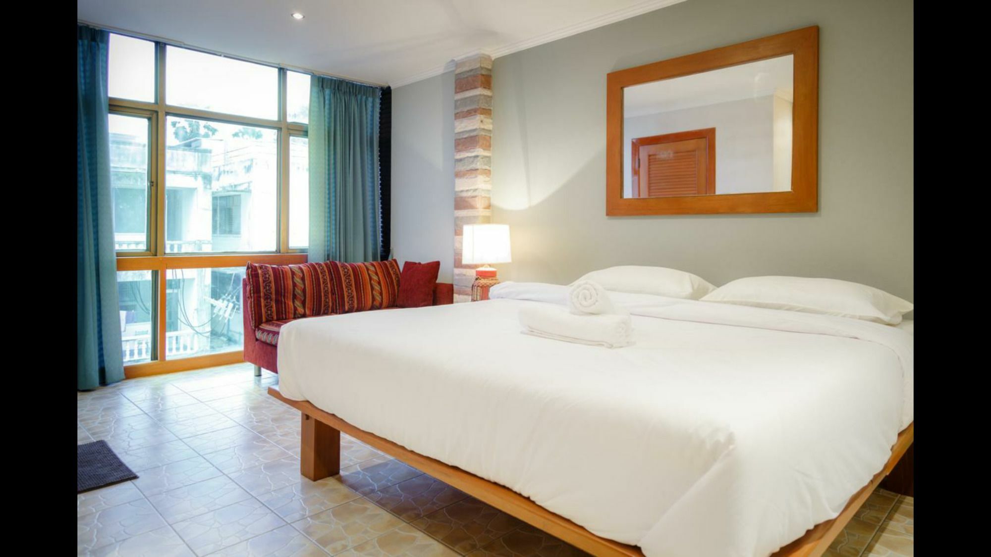 Avenue Beach Hotel Jomtien Beach Esterno foto